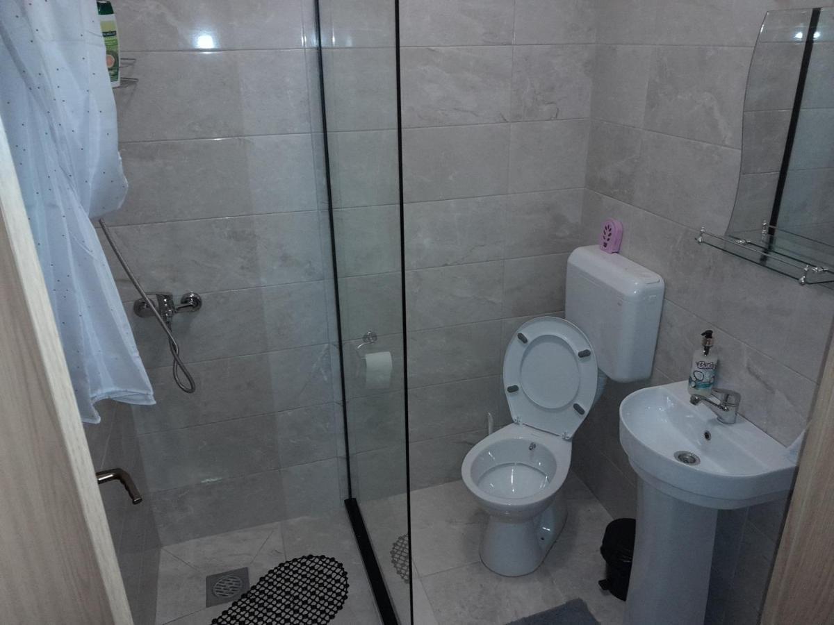 Gray Apartament 2 普里什蒂纳 外观 照片